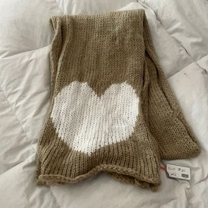 Heart scarf